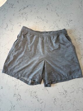 Lululemon Men’s Lined Shorts Heather Gray Medium Zip Pocket